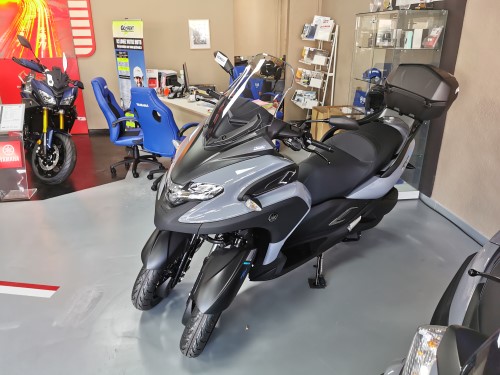 scooter tricity 300
